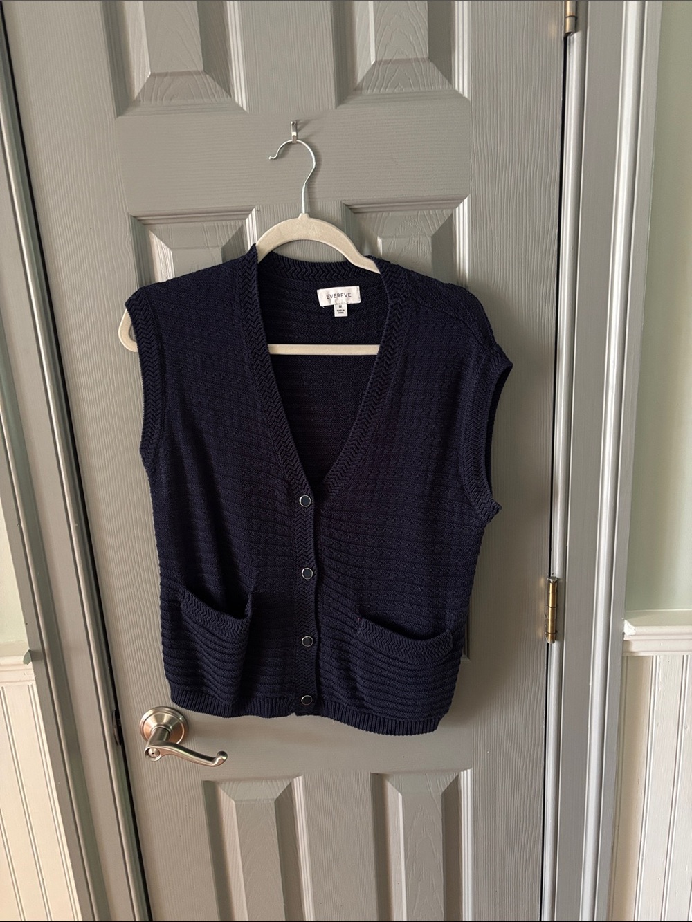 Evereve Sweater Vest
button up
Size Medium - Picture 1 of 5